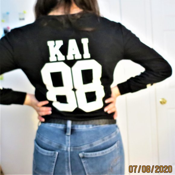 KPOP EXO merch crewneck sweatshirt - Picture 3 of 3